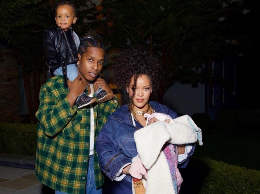Publikohet portreti i parë familjar, Rihanna dhe A$AP Rocky bashk me dy vogëlushët e tyre 