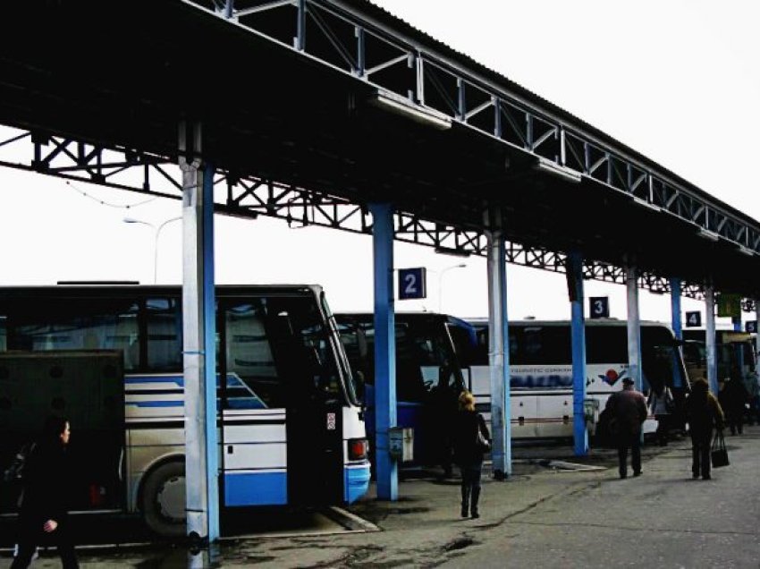 Kryenin vjedhje të armatosura, arrestohen katër persona në Stacionin e Autobusëve në Prishtinë