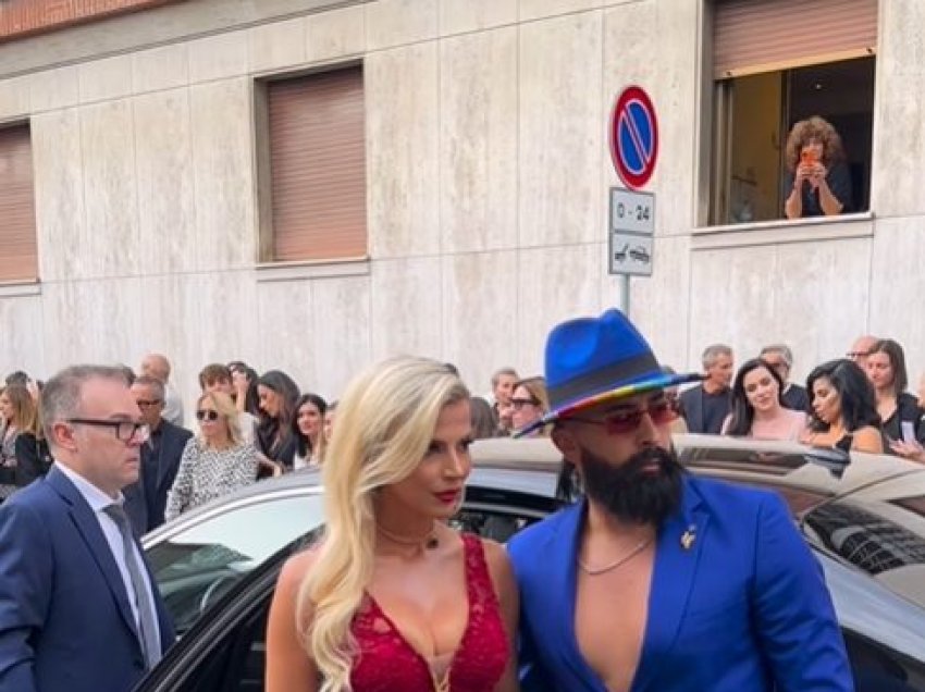 Marina Vjollca dhe Getoar Selimi marrin pjesë në Javën e Modës në Milano, shkëlqejnë me dukjen në sfilatën e ‘Elisabetta Franchi’