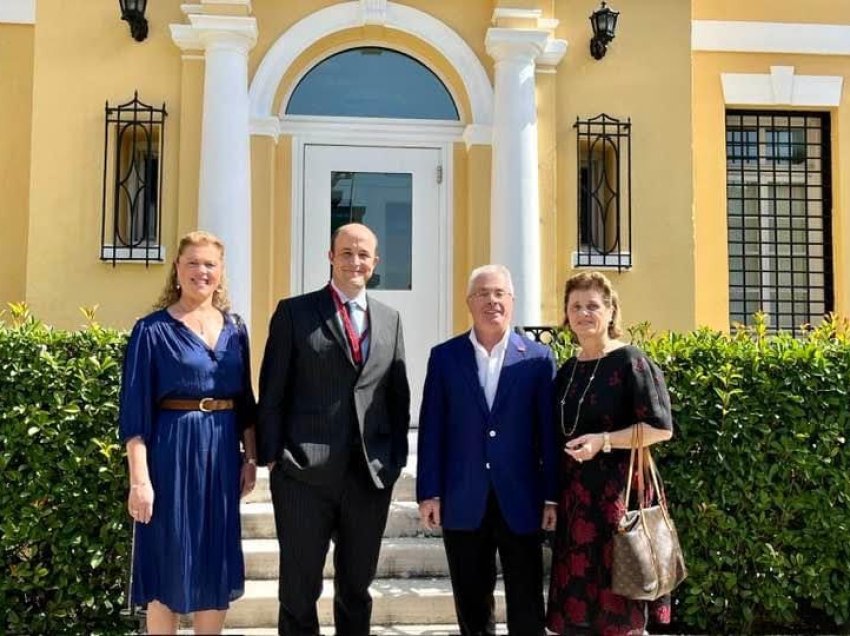 Ambasador David Wisner i SHBA, në Tiranë rezervoi një pritje të ngrohtë për  veprimtarin Harry Bajraktari