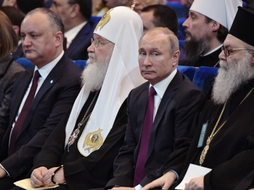 Si po rekruton spiunë Kisha Ortodokse ruse përmes famullive në të gjithë SHBA-në?