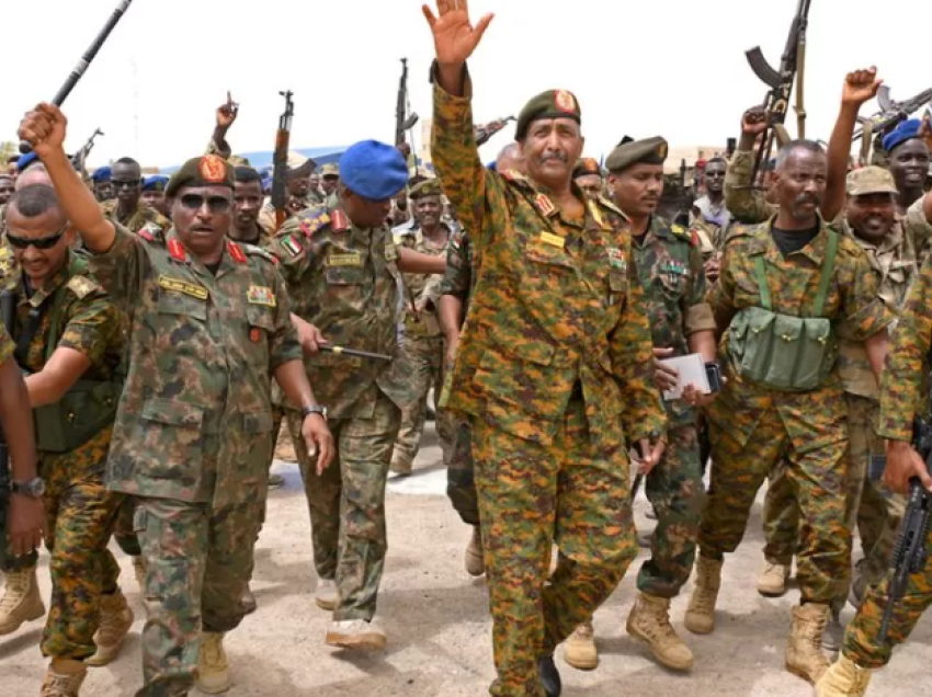 Lufta në Sudan, kreu i ushtrisë: Jam i gatshëm të filloj bisedimet për paqe me Forcat Paraushtarake
