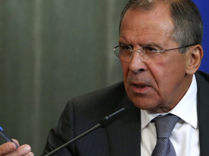 Ministri i jashtëm rus thotë se SHBA-ja është “drejtpërdrejt në luftë” me Moskën