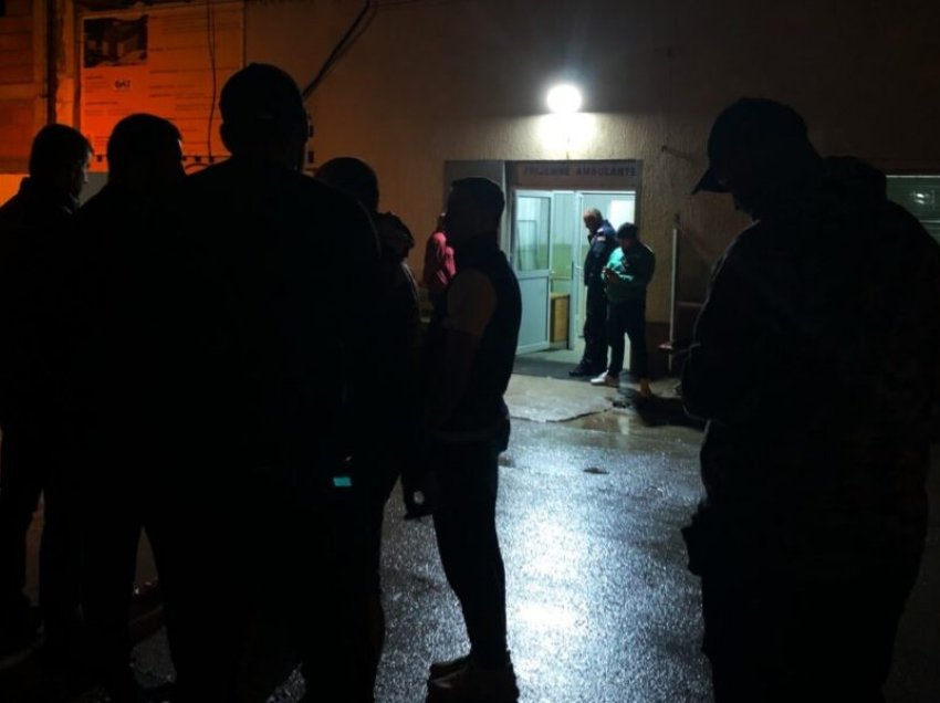 Dy terroristë serbë po trajtohen në Novi Pazar, MPB e Serbisë gjatë gjithë natës ka qëndruar para hyrjes së spitalit