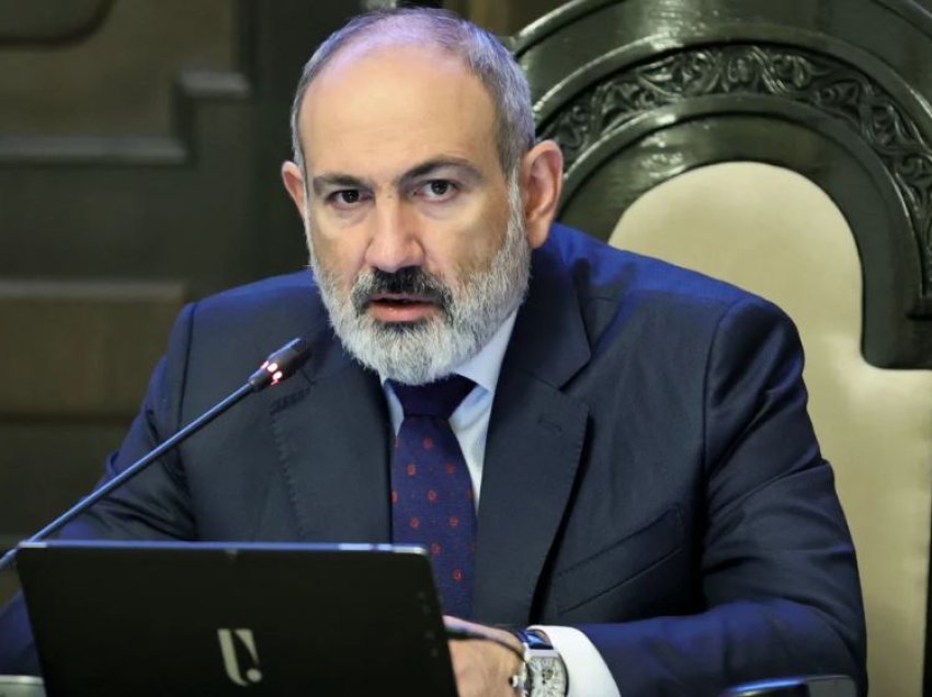 Kryeministri i Armenisë sulmon Rusinë teksa civilët e parë largohen nga Nagorno-Karabaku