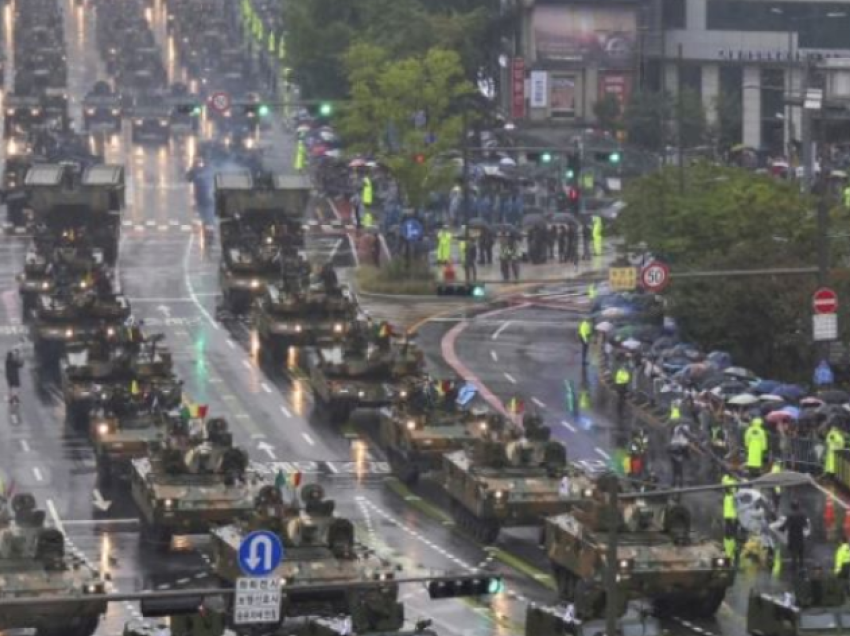 Koreja e Jugut do të zhvillojë paradën e parë ushtarake në 10 vjet