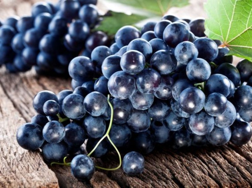 A ju shëndosh rrushi? Njihuni me përfitimet shëndetësore prej tij