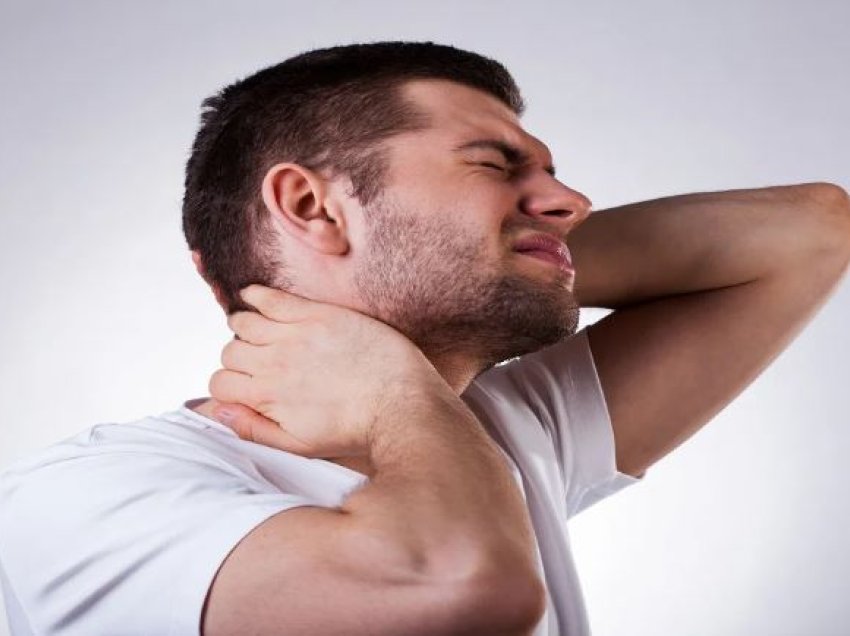 Dhimbja e qafës/ Katër arsye pse vuani dhe disa këshilla parandaluese