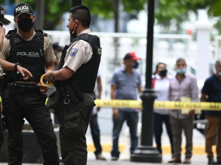 8 persona të vrarë dhe 8 të plagosur në një sulm të armatosur në Ekuador