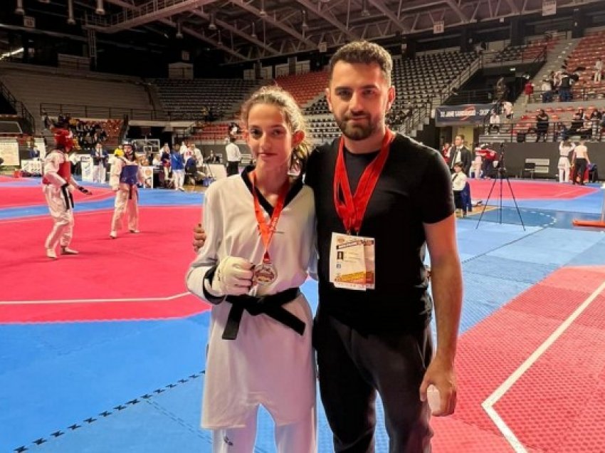 ​Sukses edhe nga taekwondo, një medalje e artë dhe një e argjendtë për Kosovën