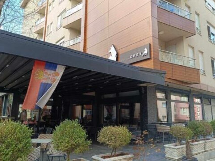 U vihen bllombat restorantit “Grey” dhe banesës së Milan Radoiçiqit në Mitrovicën veriore