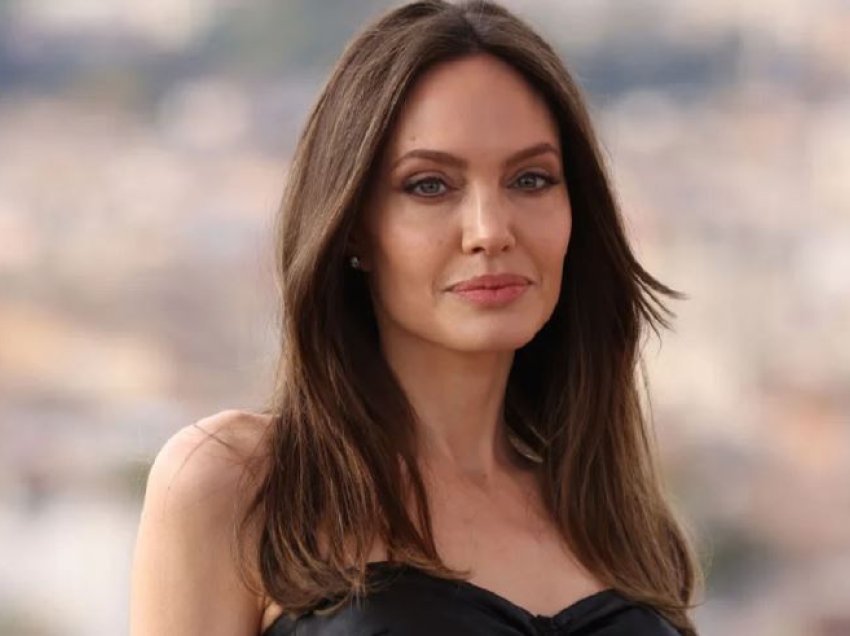 Angelina Jolie vjen sërish me akuza të forta ndaj Brad Pitt! Pretendon se e ka dhunuar fizikisht në 2016-ën