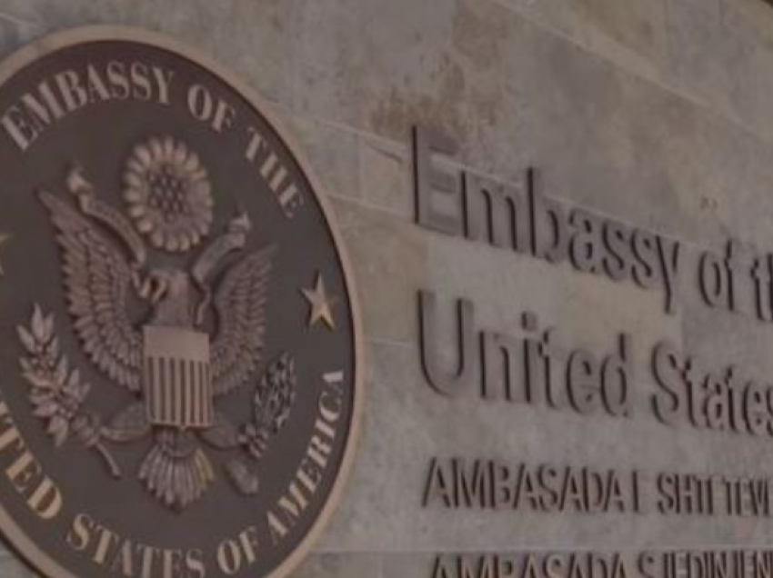 Ambasada e SHBA-së publikon numrat e telefonit: Raportojeni dhunën me bazë gjinore