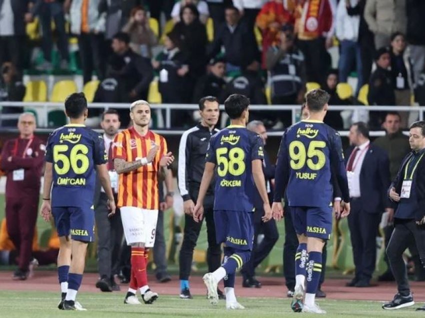 Braktisja e finales pas tre minutash, trajneri i Galatasarayt: Kundërshtari po mbrohej 