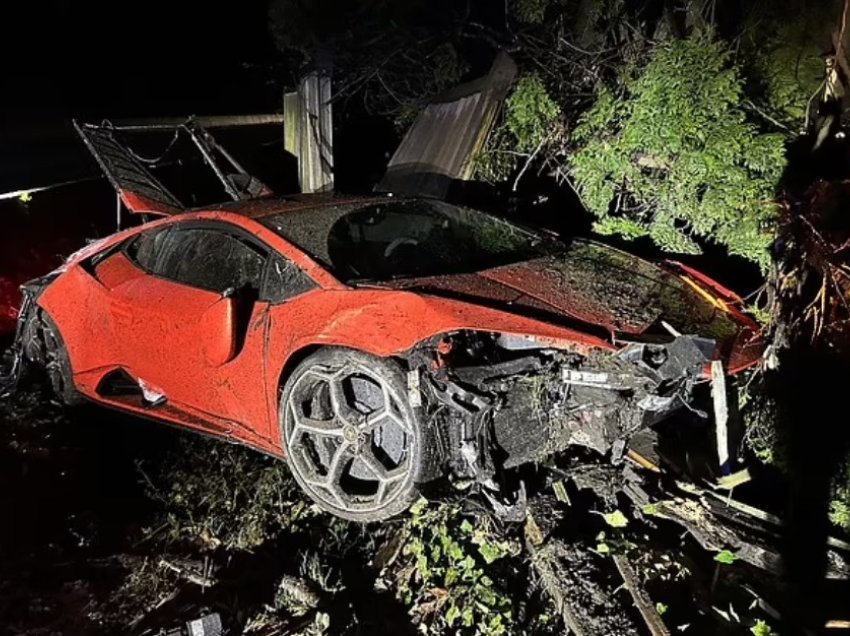 Kanadezi 13-vjeç arriti të mashtrojë pronarin e Lamborghinit për moshën, ia dha për një xhiro – shkatërroi veturën 500 mijë dollarëshe