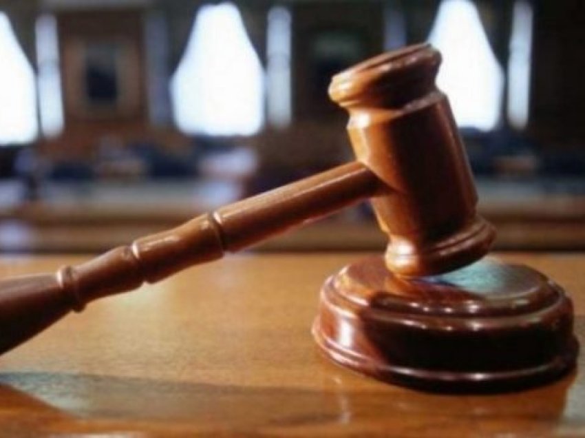 ‘Vrasje e rëndë në tentativë’, Gjykata vendos për djalin e ish policit në Gjakovë, të dyshuarit e tjerë në arrati