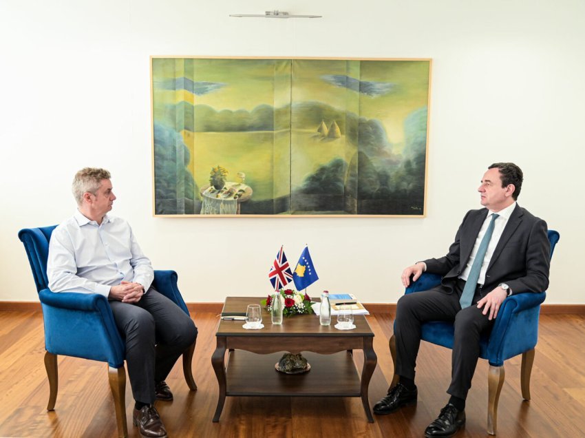Kurti takohet me Ambasadorin e Mbretërisë së Bashkuar, Jonathan Hargreaves 