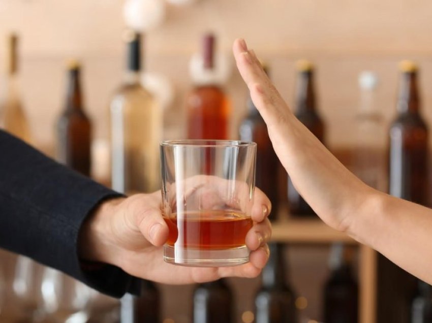 Kombinimi i barnave mund të ndihmojë në frenimin e çrregullimit të përdorimit të alkoolit