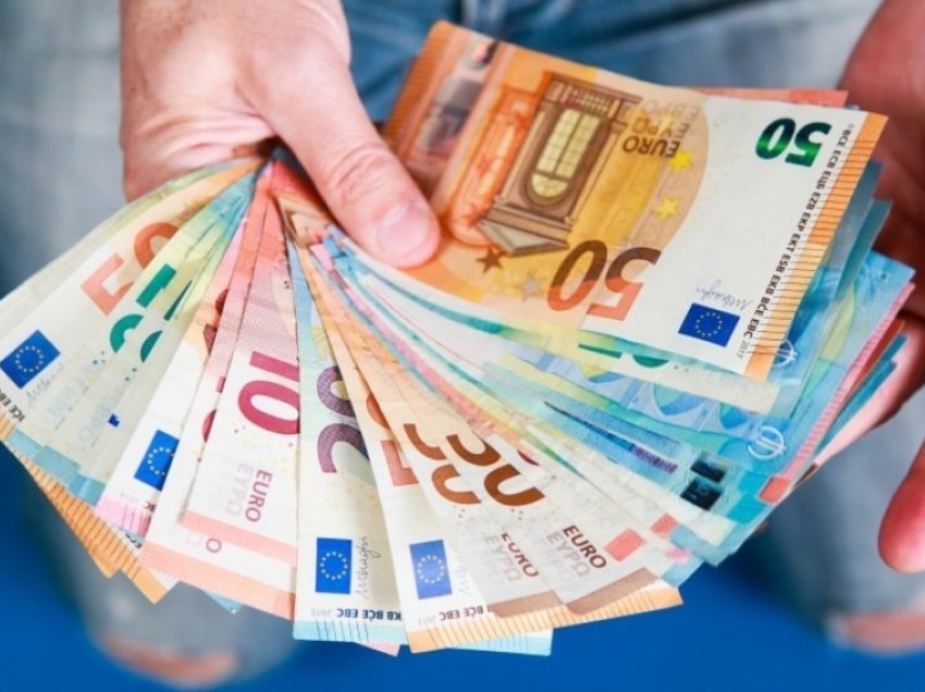 Euro në nivele tepër të ulëta në tregun e këmbimit valutor të Shqipërisë