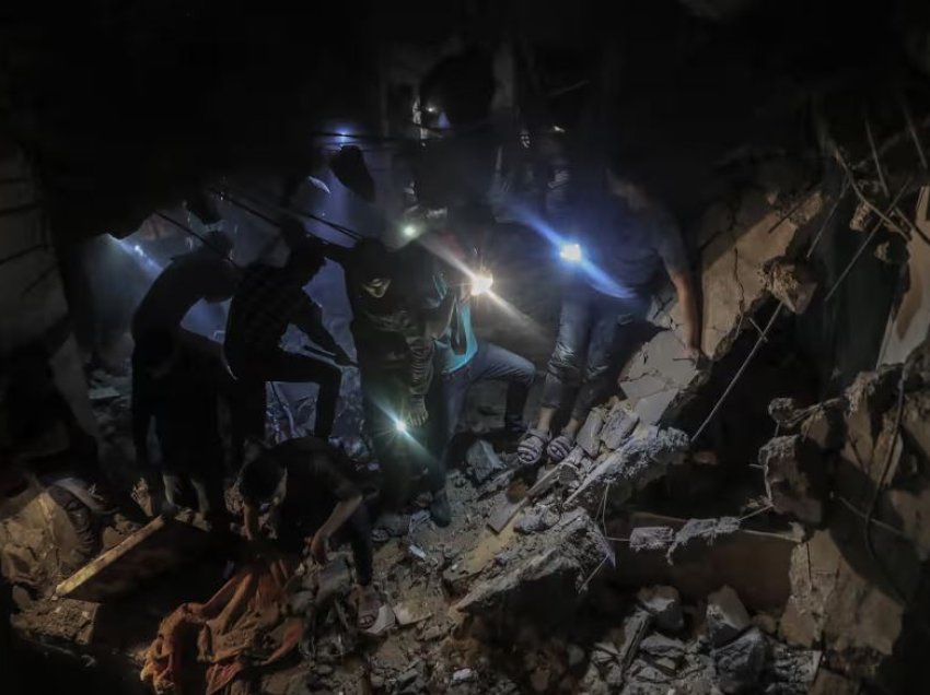 Sulmi izraelit vret të paktën nëntë persona dhe plagos disa të tjerë në Rafah
