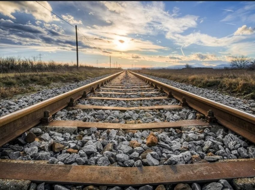 Ndërtimi i hekurudhës Vorë-Hani i Hotit nis brenda vitit, pritet ratifikimi i huas së BERZH-it prej 98.75 milionë eurosh