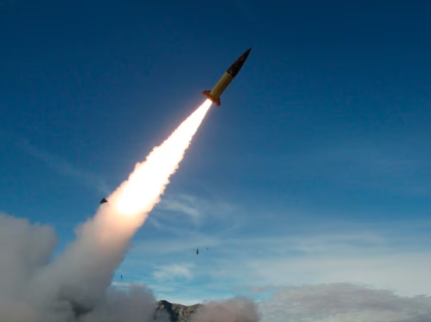Ukraina godet agresorin rus me raketa me rreze të gjatë veprimi