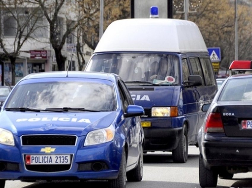 Kërcënoi punonjësit e task forcës në Pogradec, arrestohen 2 bashkëpunëtorët e Çelës