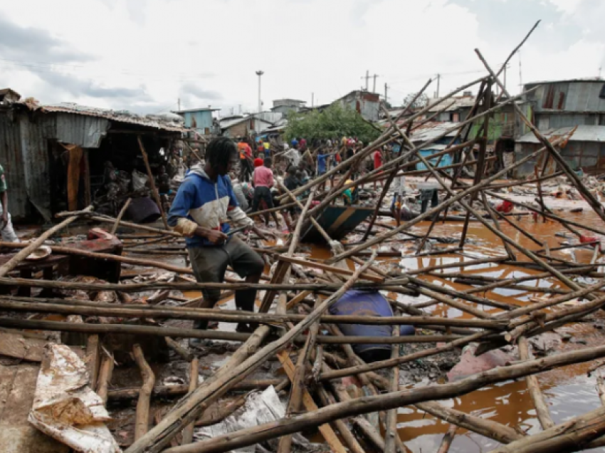 Përmbytjet në Kenia lënë të vdekur 70 persona