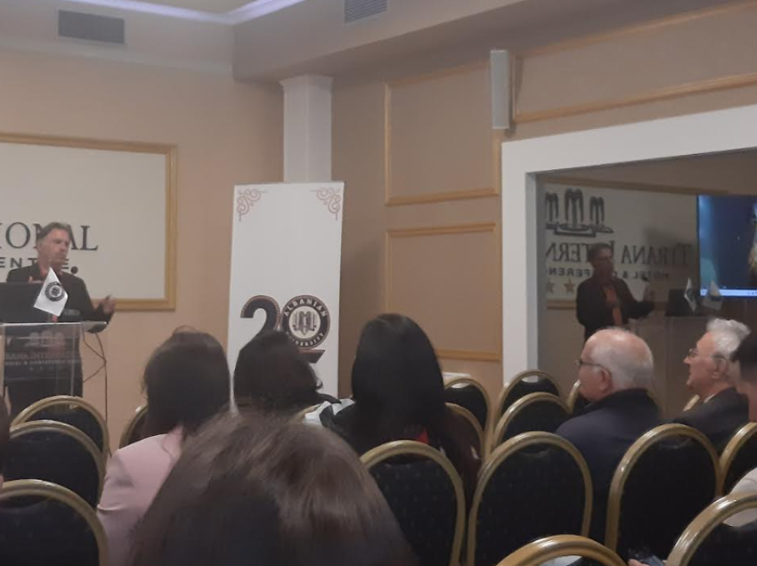 Akademi solemne me rastin e 20 vjetorit të themelimit të Albania University
