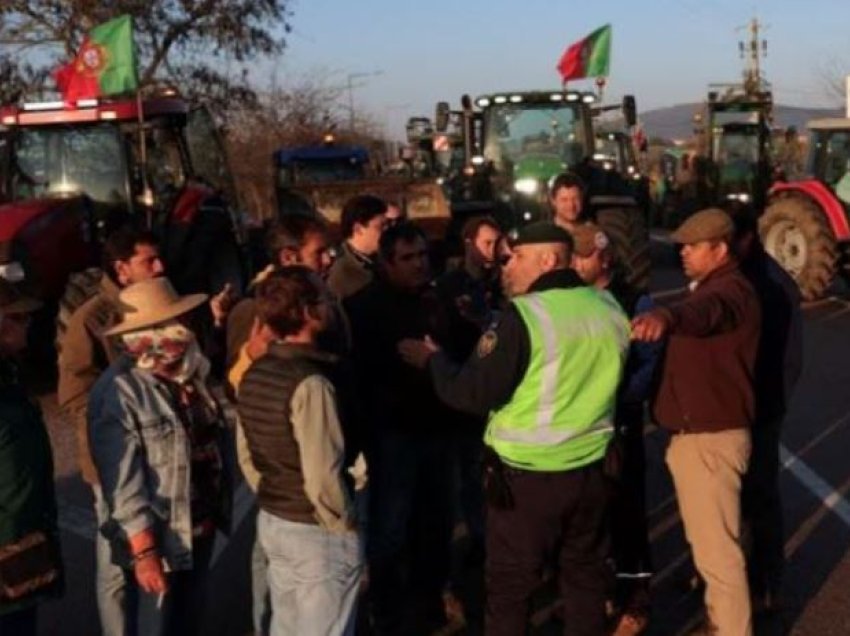 Nisin protestat edhe në Portugali, fermerët bllokojnë rrugët që lidhin vendin me Spanjën
