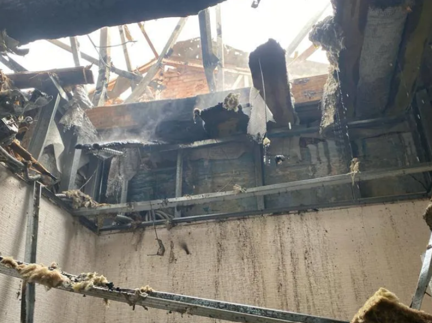 Forcat ruse shkatërrojnë hotelin në rajonin e Kharkiv, mbetjet e civilëve të bllokuar nën rrënoja