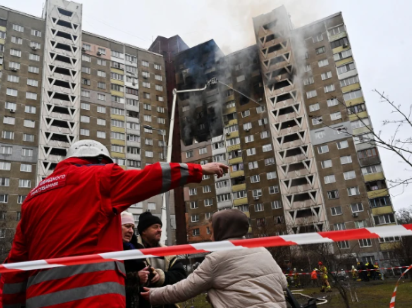 Të paktën 40 persona, përfshirë një grua shtatzënë, u plagosën në sulmin në Kiev