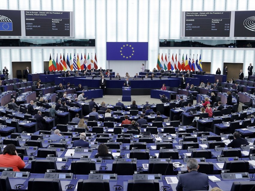 PE-ja miraton rezolutën për Serbinë, bën thirrje për hetim ndërkombëtar për parregullsitë në zgjedhje