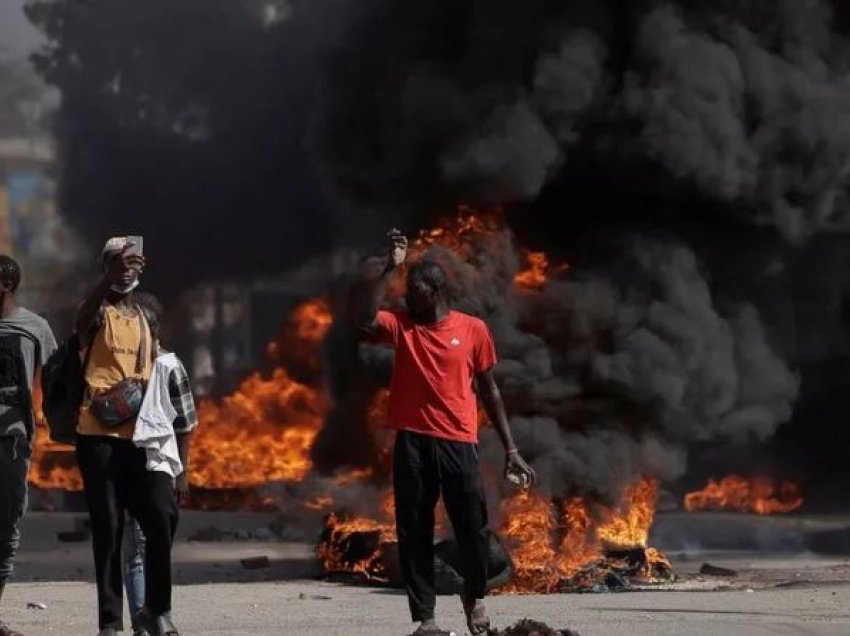 Protestat në Senegal u përhapën për shtyrjen e zgjedhjeve, një student vdiq