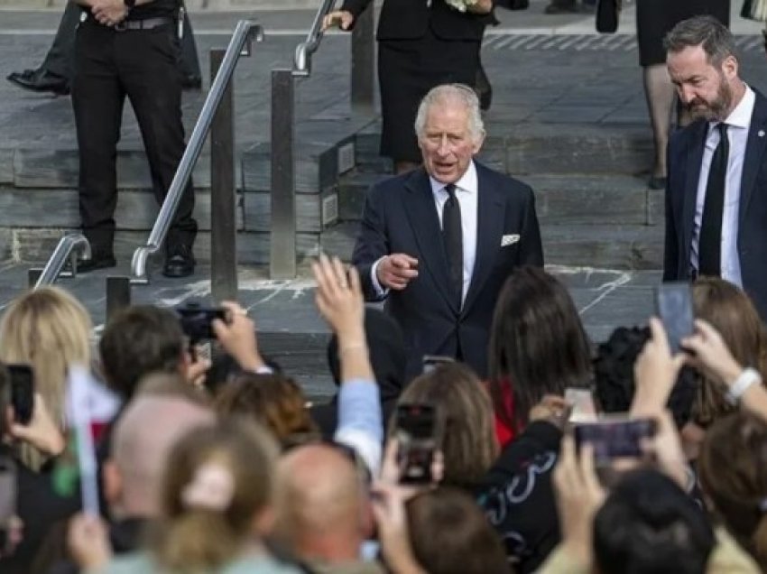 ​Mbreti Charles falënderon publikun për mbështetjen pas diagnostikimit të kancerit