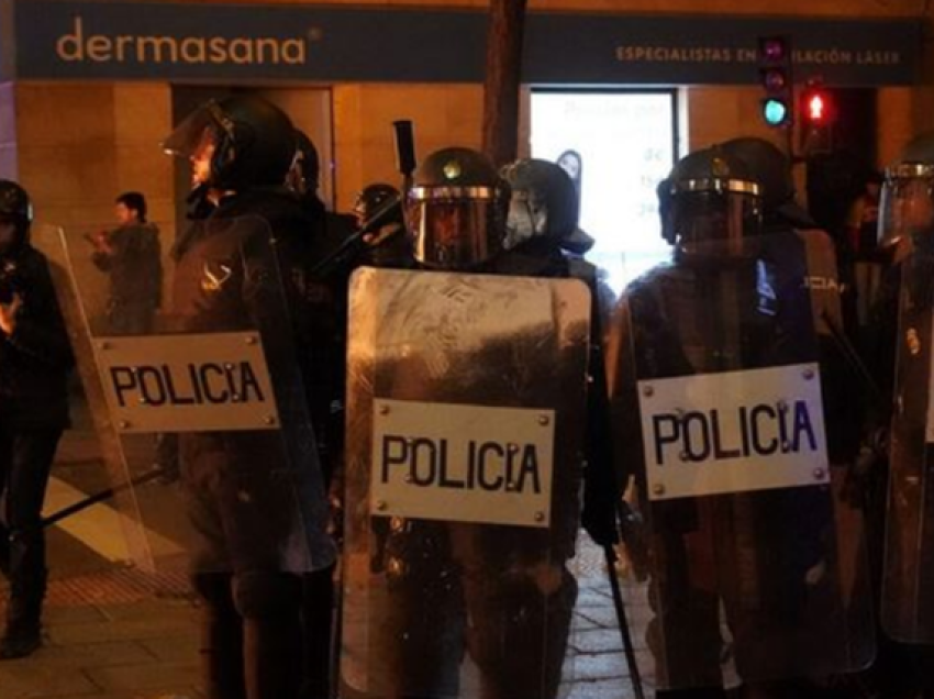 Shpërthejnë protesta masive në Spanjë, fermerët përleshen me policinë në Madrid