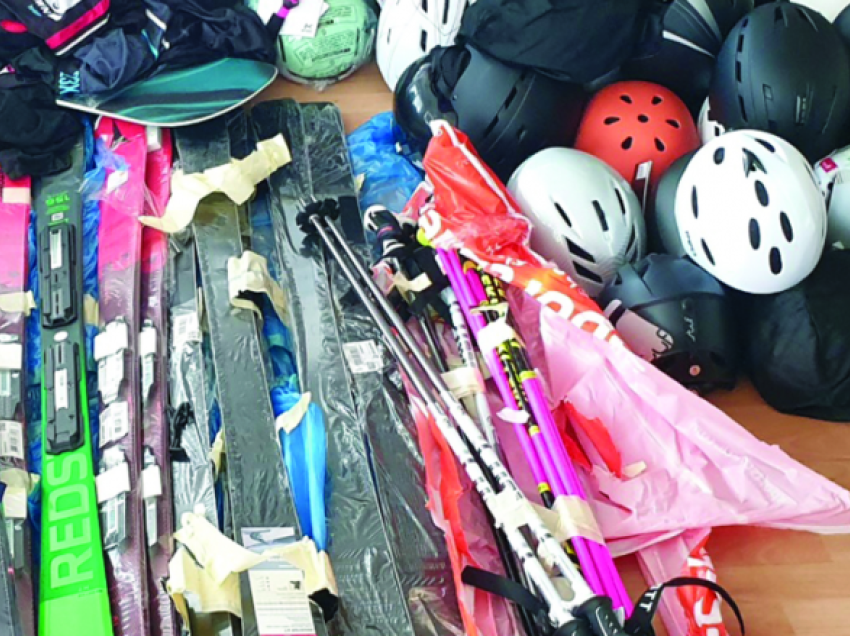 Në Tabanoc parandalohet kontrabandim i 115 pajisjeve për skijim