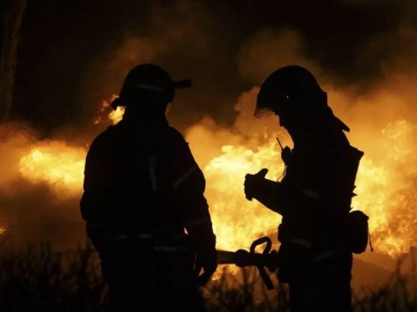 Zjarr në një ndërtesë kolektive në Ferizaj, lëndohen 9 qytetarë dhe një zjarrfikës