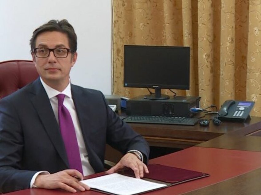 Pendarovski nuk e nënshkruan Ligjin për lojërat e fatit, kërkon nga Kuvendi ta rinis procedurën
