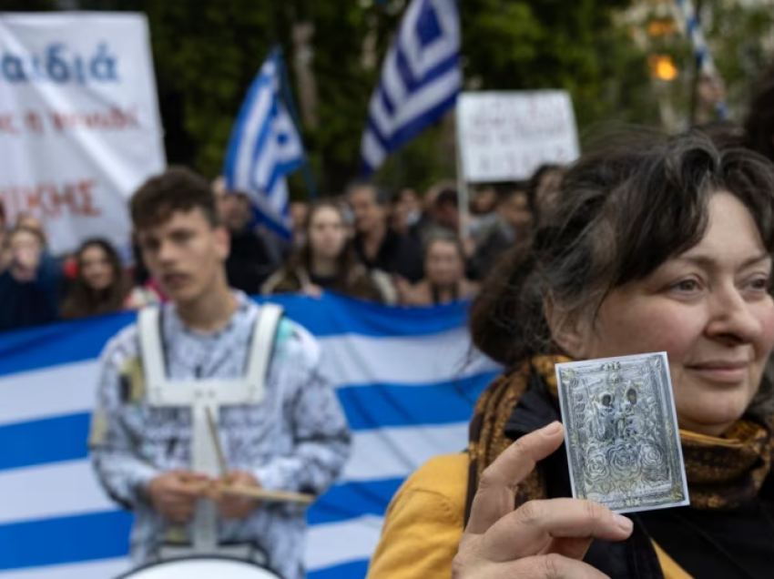 Parlamenti grek shqyrton projektligjin për martesat e së njëjtës gjini