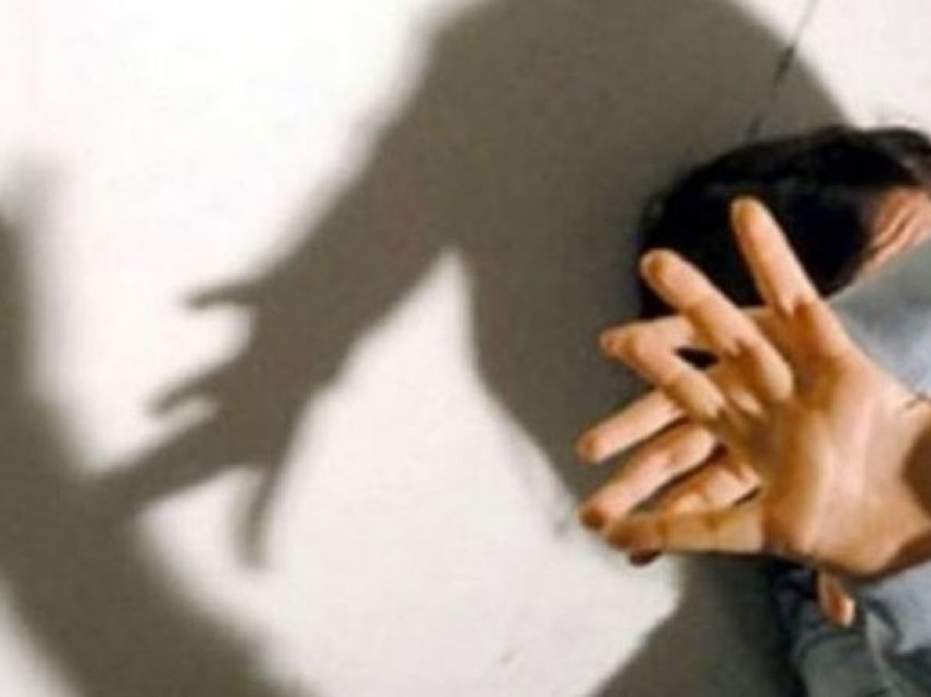Kryen vazhdimisht dhunë fizike e psikike ndaj gruas, arrestohet burri në Deçan