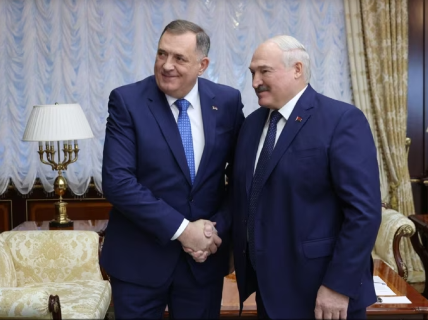 Presidenti i Bjellorusisë Lukashenko pret në Minsk udhëheqësin e serbëve të Bosnjës, Dodik