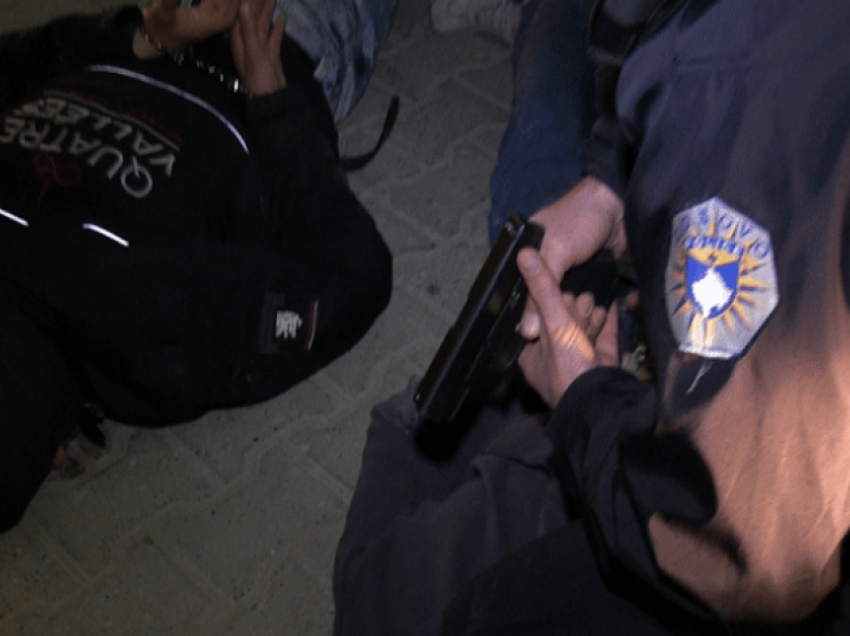 “Kam me ta jep një plumb…”/ I mituri në Podujevë kërcënon një person – Policia i gjen armë zjarri
