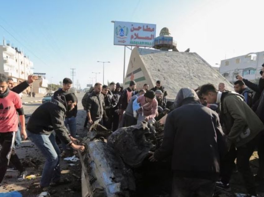 Vriten 67 palestinezë nga sulmet izraelite gjatë natës në Gazë