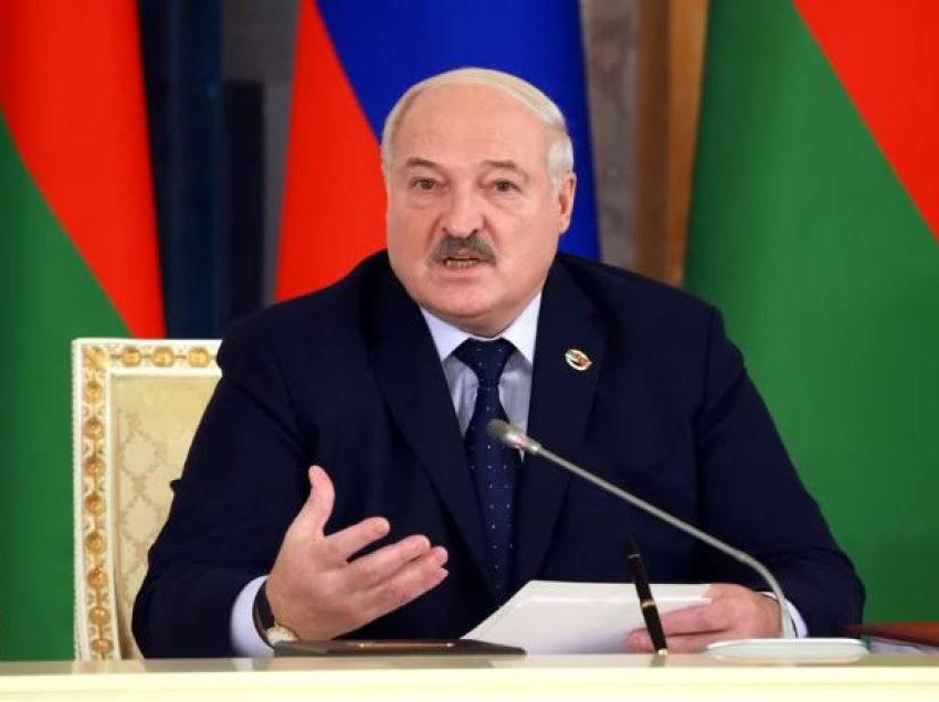 “Maskat janë hequr plotësisht” - Lukashenko paralajmëron për Luftë të Tretë Botërore: Bota ka ardhur sërish buzë humnerës