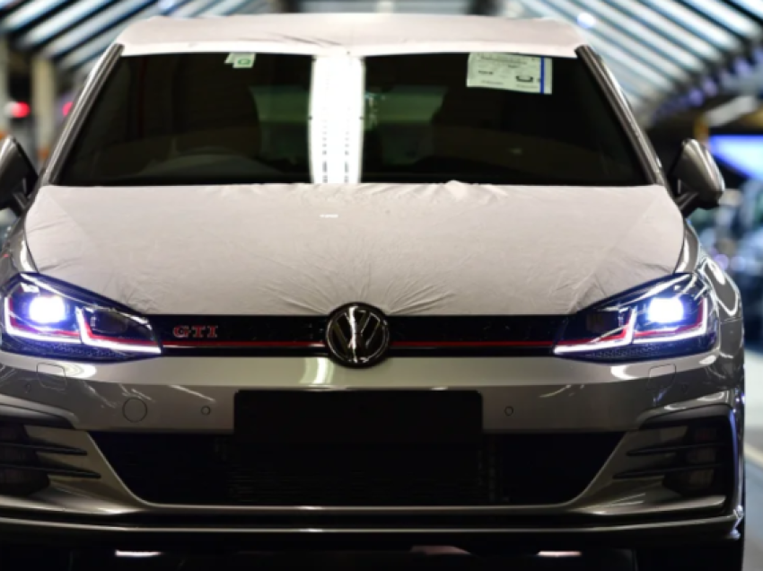 Volkswagen po tërheq nga tregu 260 mijë vetura për shkak të rrezikut nga zjarri