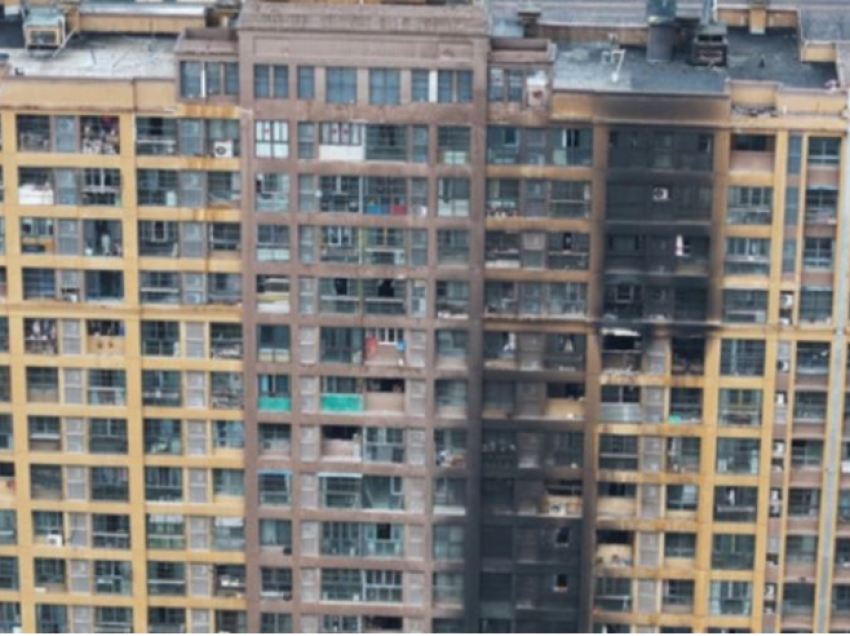 Përfshihet nga flakët ndërtesa në Kinë, 15 viktima e dhjetëra të plagosur