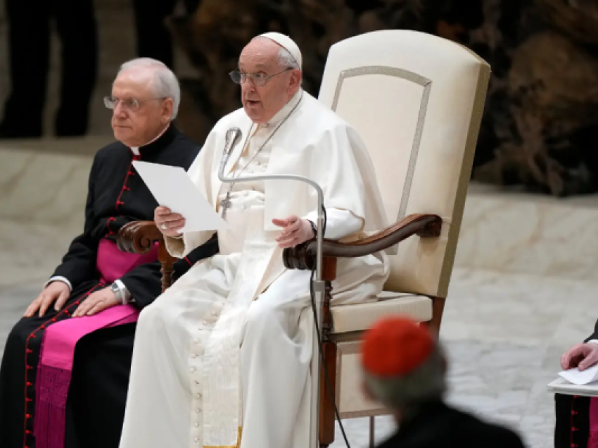 Papa Françesku iu nënshtrohet disa “testeve diagnostike” në Spitalin e Romës