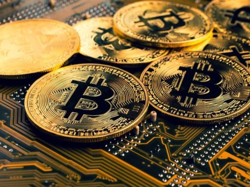 Rritje e jashtëzakonshme, vlera e Bitcoin arrin në 57 mijë dollarë