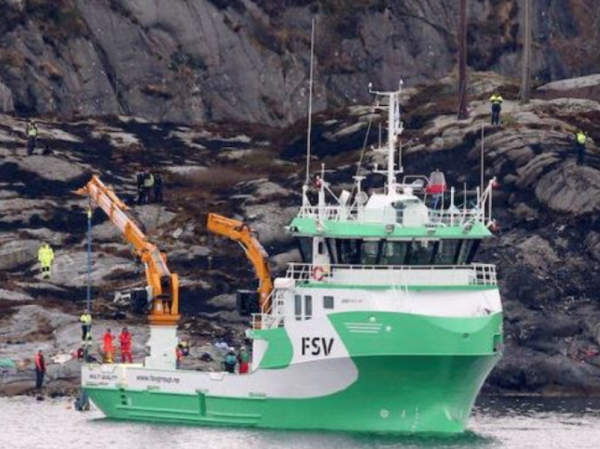 Stërvitja në det të hapur, rrëzohet helikopteri me 6 pasagjerë në Norvegji